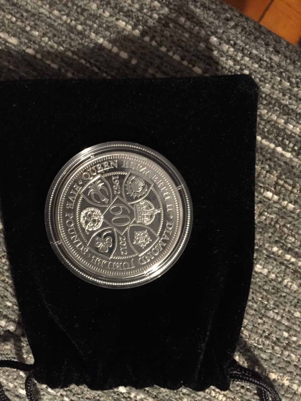 Need-Help-Identifying-2012-Diamond-Jubilee-�5-Coin
